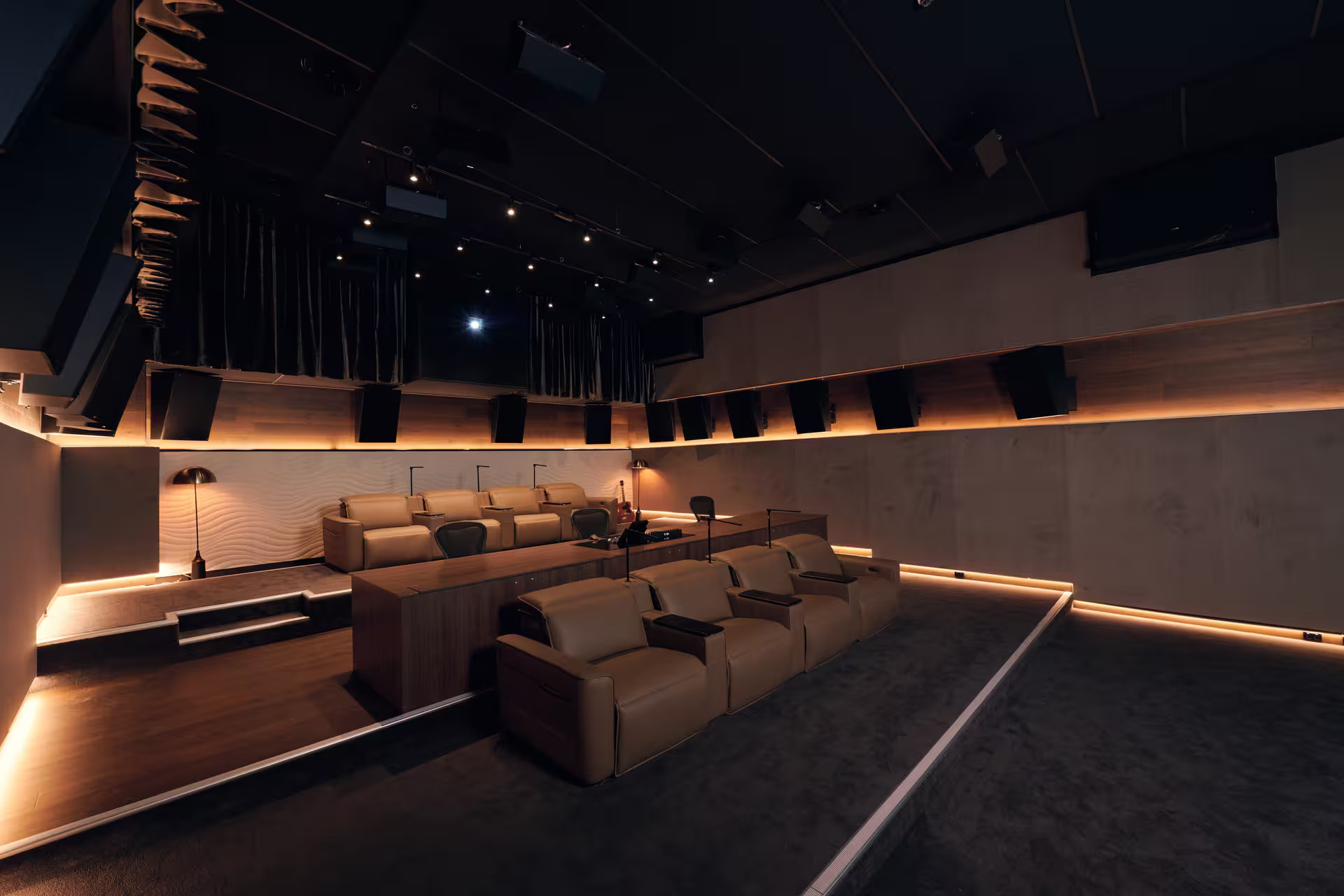 Студия звукозаписи фильмов Dolby Atmos